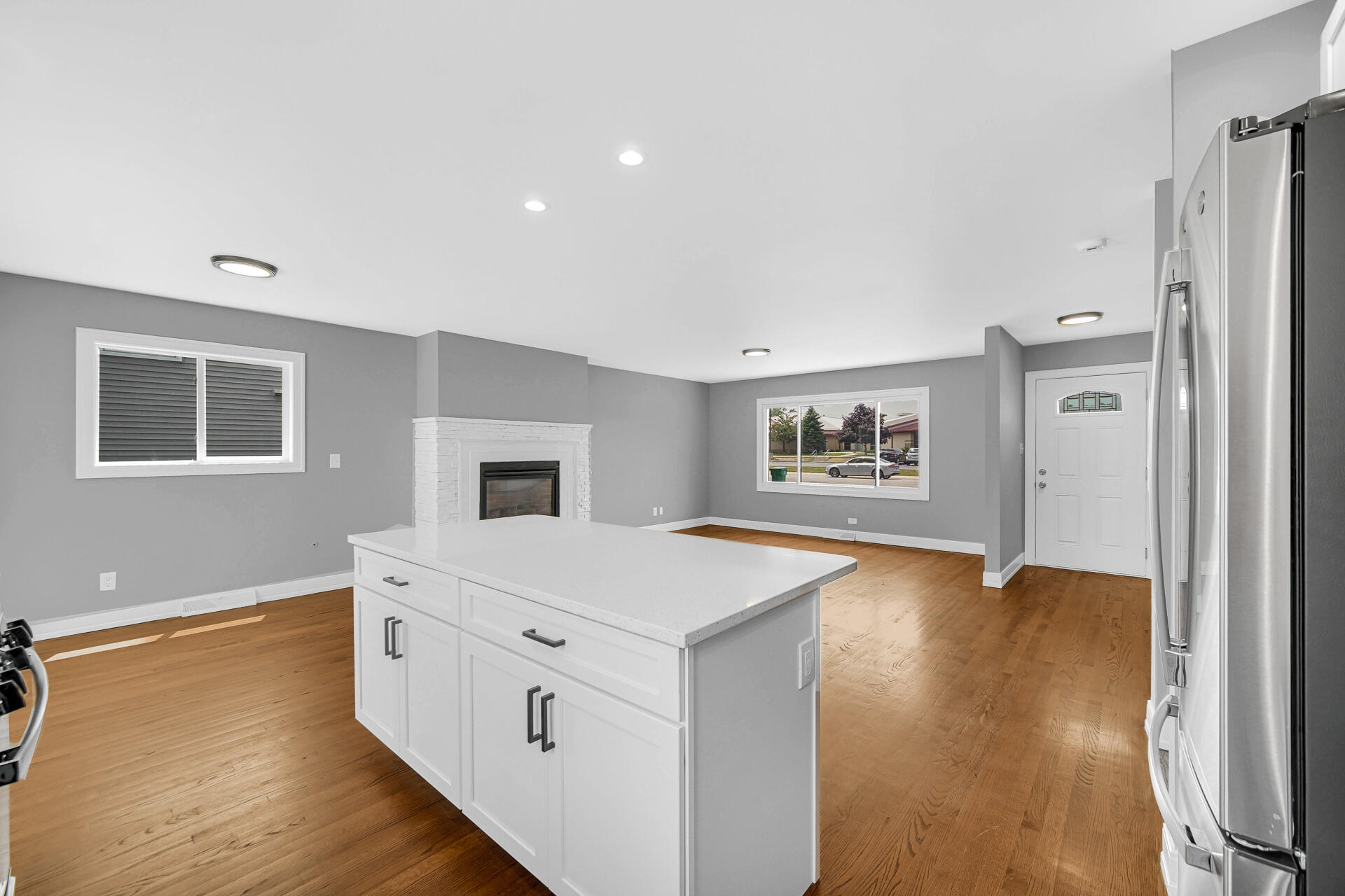 7949 Jackson Avenue Munster, IN 46321 - Photo 4 of 23 1920x1280