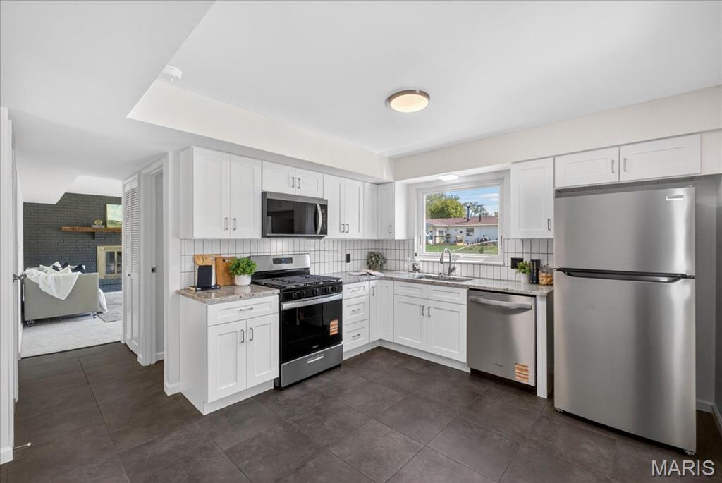 320 Sumter Drive Belleville, IL 62221 - Photo 8 of 35