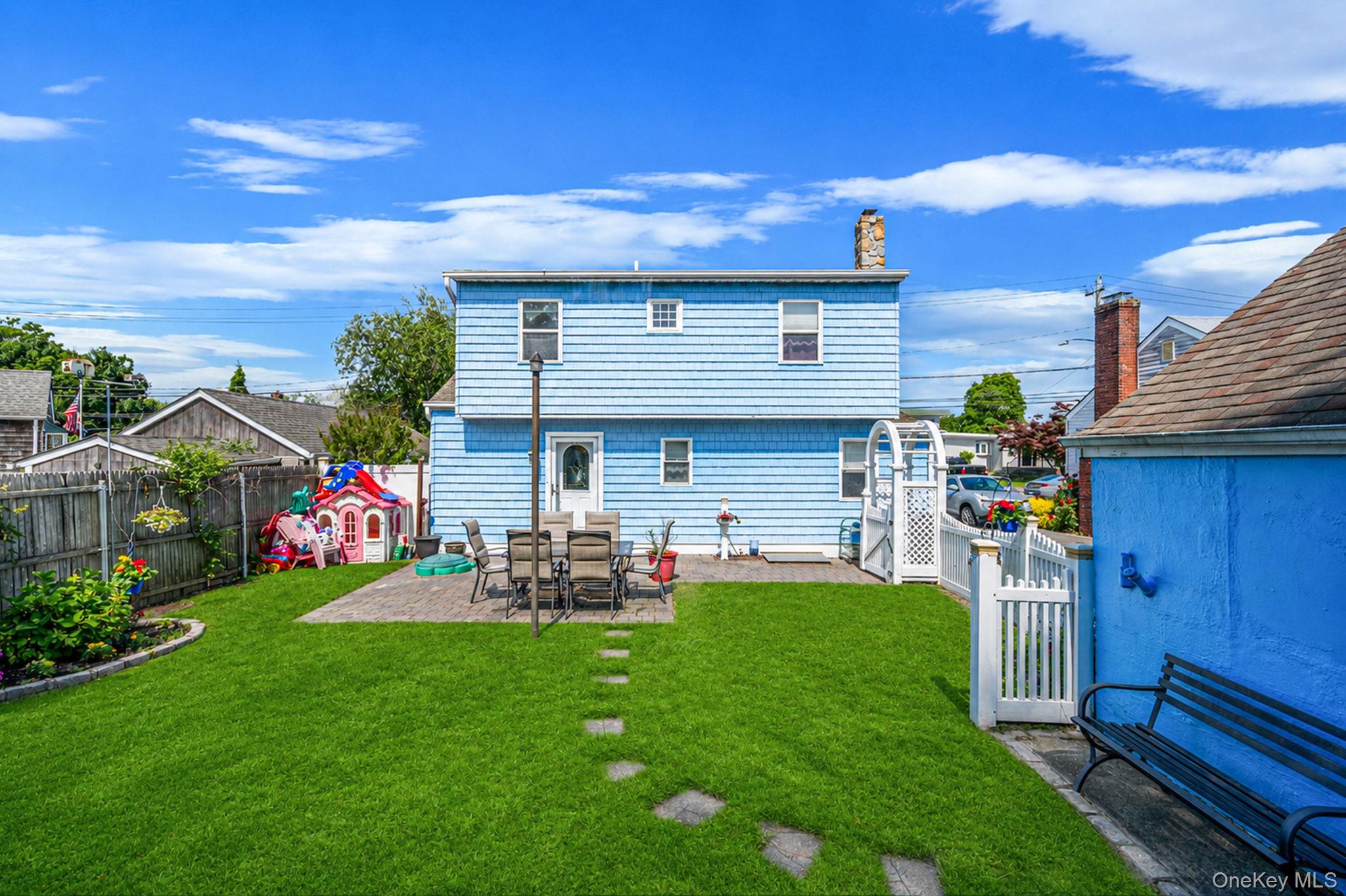 61 North Ocean Avenue Islip, NY 11751 - Photo 32 of 36