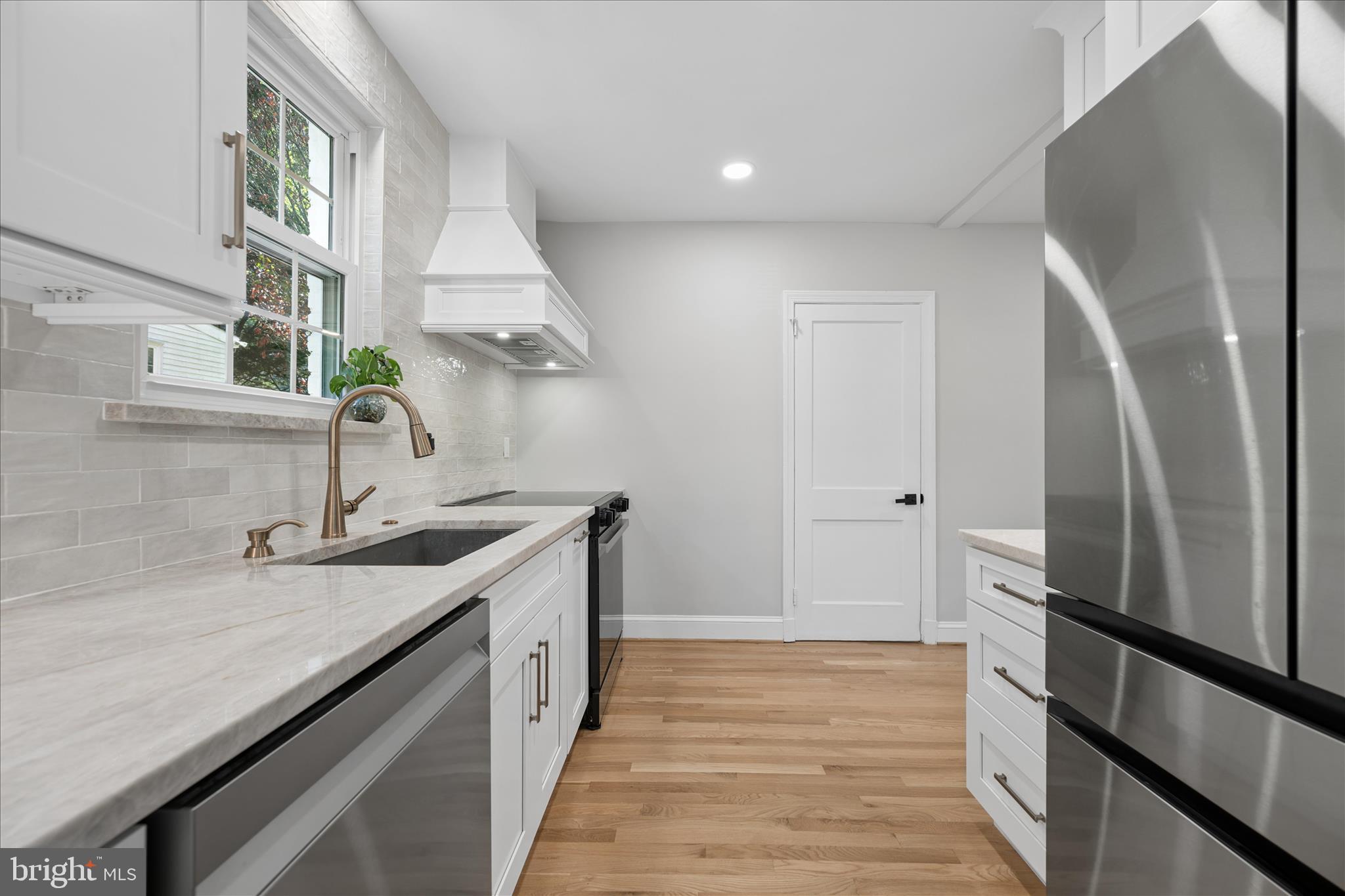 1515 Dennis Avenue Silver Spring, MD 20902 - Photo 17 of 65 Kitchen