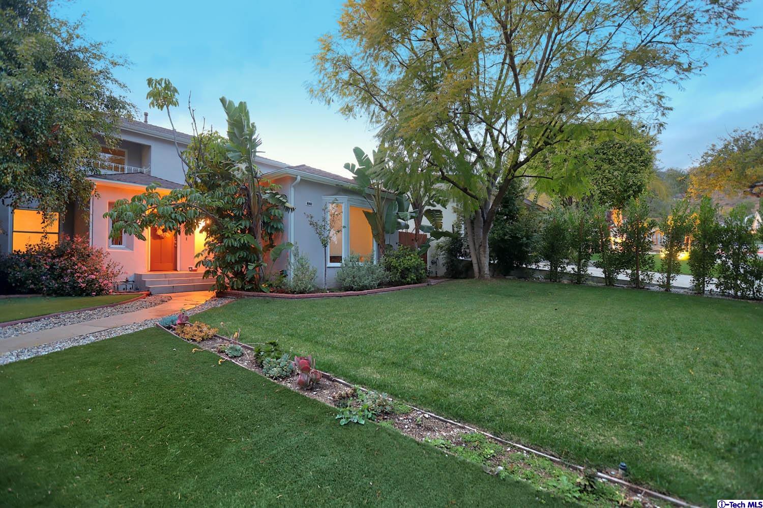 1639 Cleveland Road Glendale, CA 91202 - Photo 2 of 28