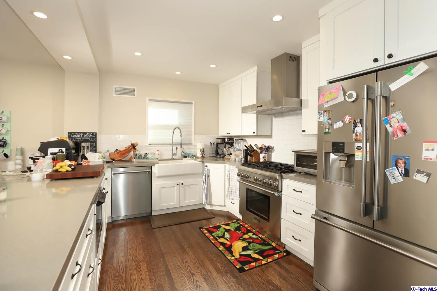 1639 Cleveland Road Glendale, CA 91202 - Photo 11 of 28