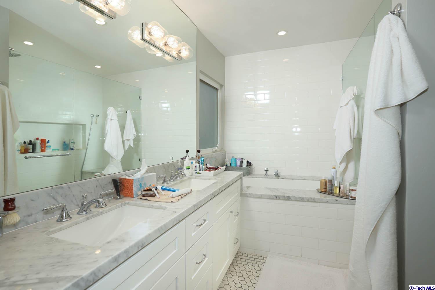 1639 Cleveland Road Glendale, CA 91202 - Photo 16 of 28