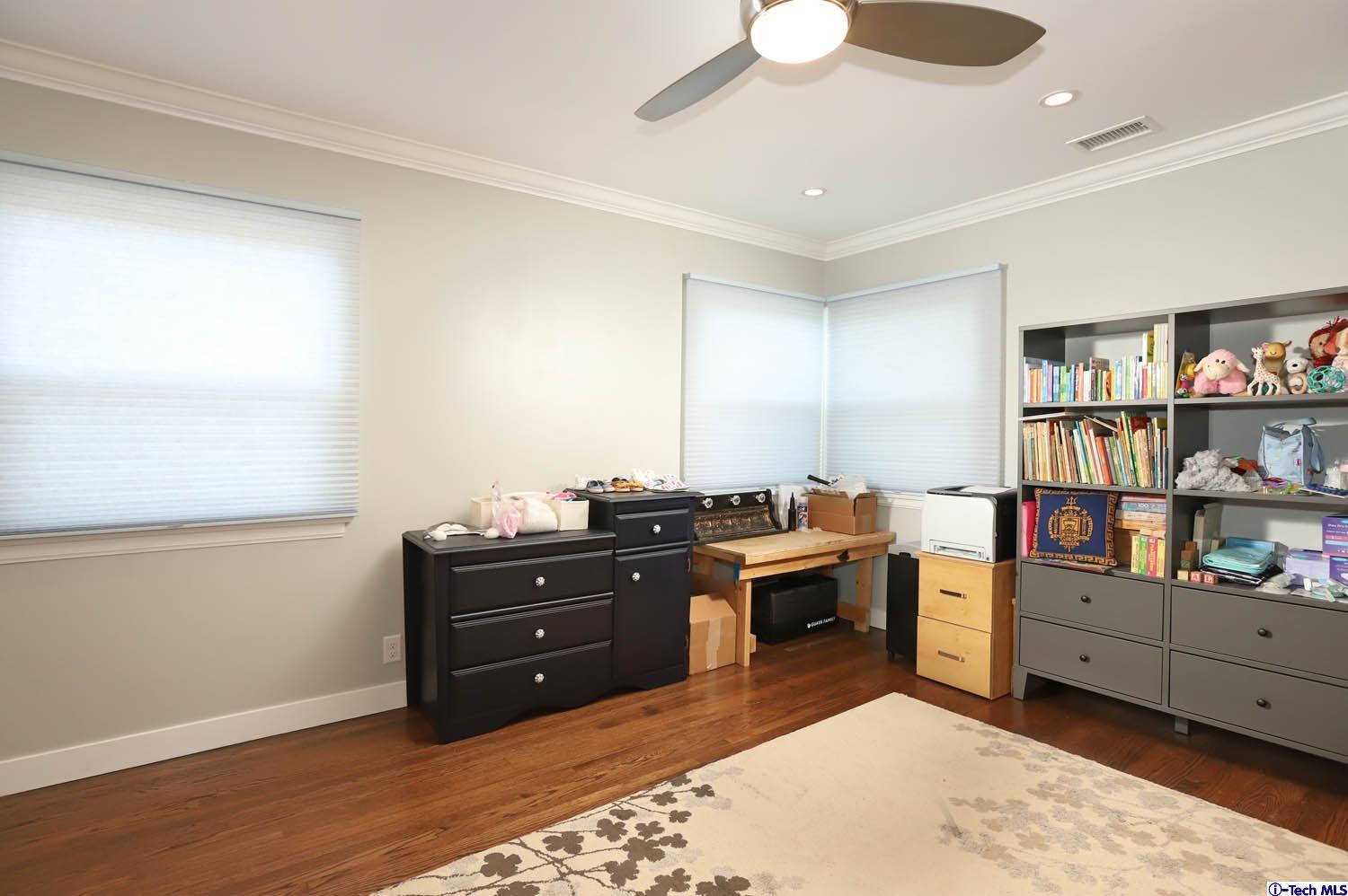 1639 Cleveland Road Glendale, CA 91202 - Photo 18 of 28