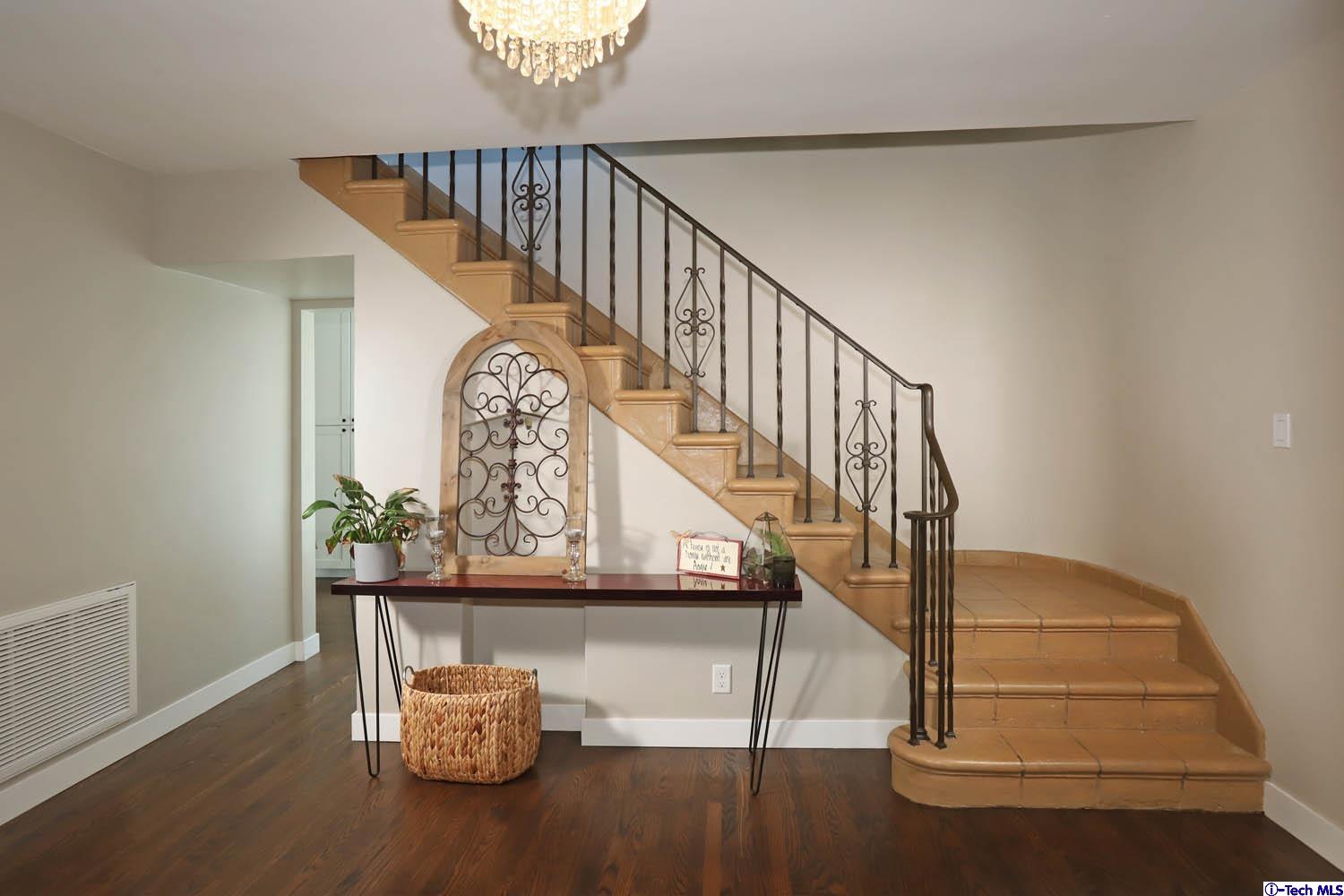 1639 Cleveland Road Glendale, CA 91202 - Photo 7 of 28