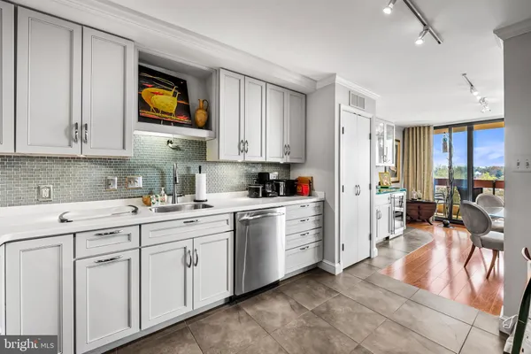$539,000 | 4100 North Charles Street, Unit 914, Baltimore, MD 21218