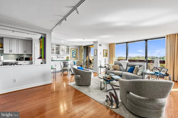 $539,000 | 4100 North Charles Street, Unit 914, Baltimore, MD 21218