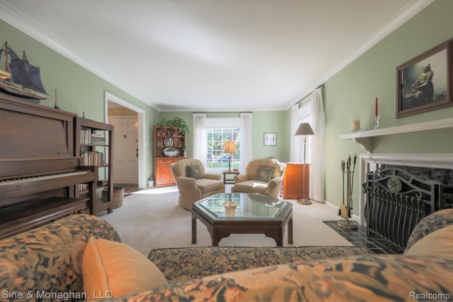 1179 Whittier Road Grosse Pointe, MI 48230 - Photo 16 of 59 1179 Whittier Rd LIVING ROOM TO FRONT WINDOW.jpg
