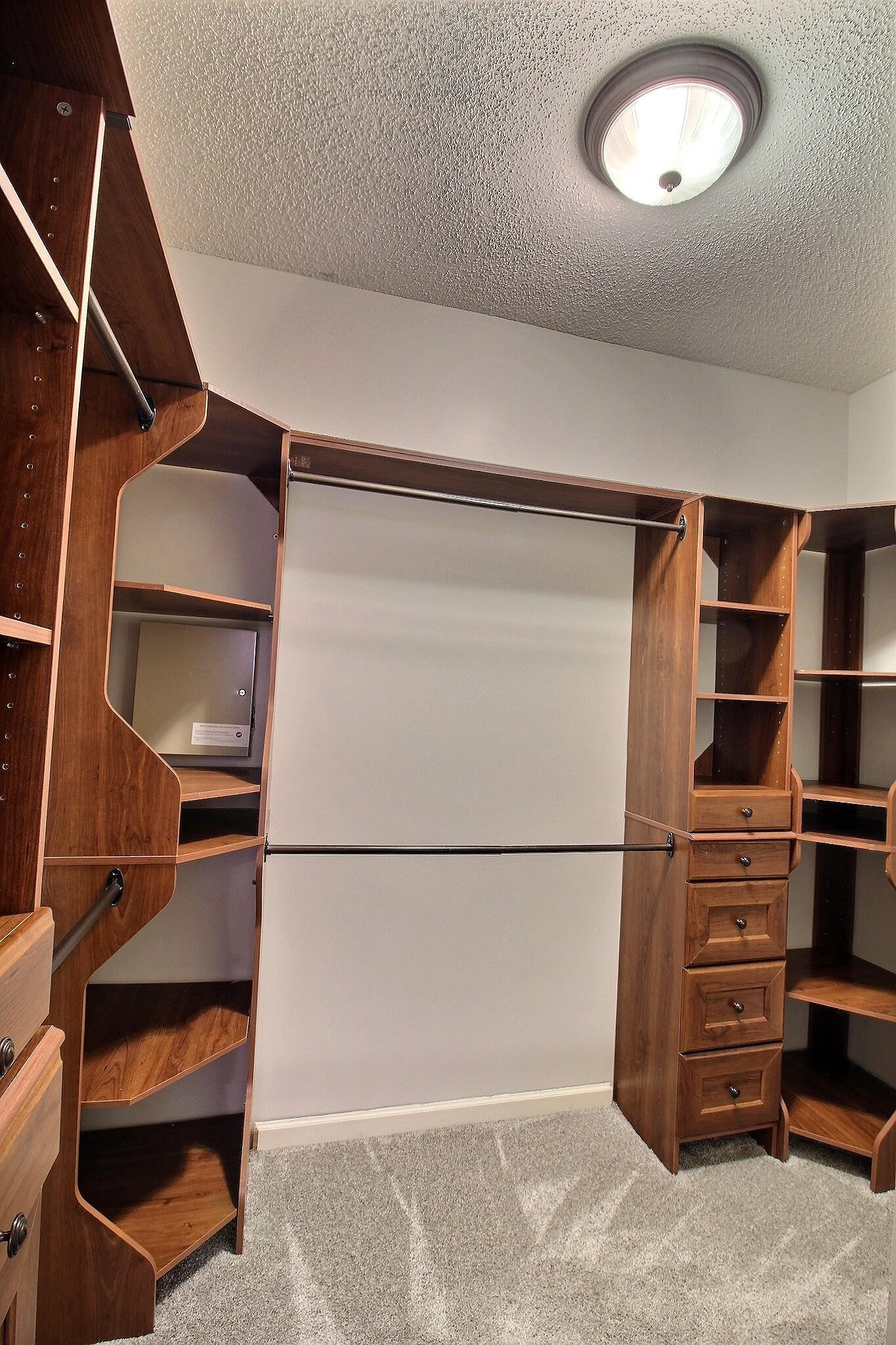 845 McFerrin Lane Collierville, TN 38017 - Photo 16 of 27 a view of room with cabinets