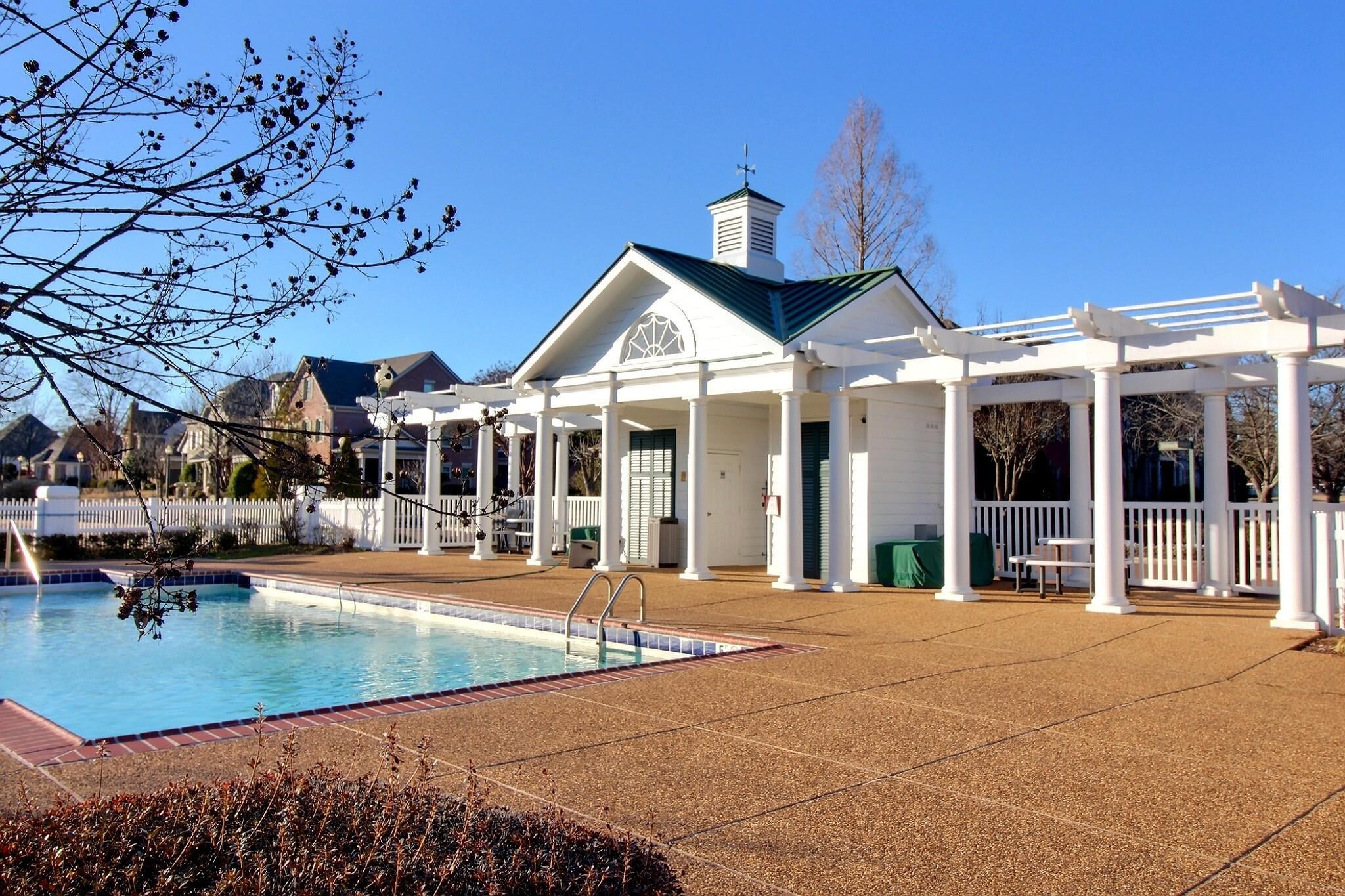 845 McFerrin Lane Collierville, TN 38017 - Photo 27 of 27 a swimming pool with outdoor seating