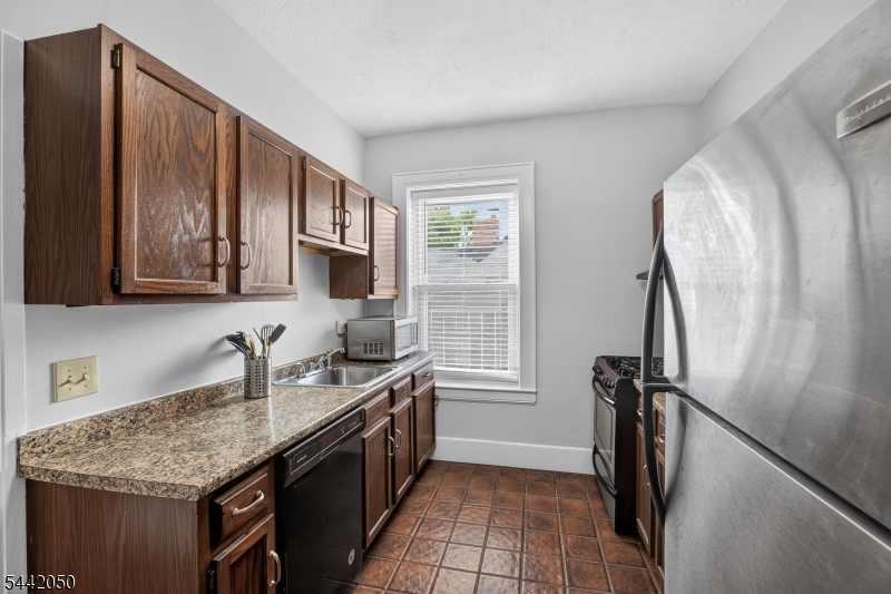 16 Forest Street Montclair, NJ 07042 - Photo 16 of 24