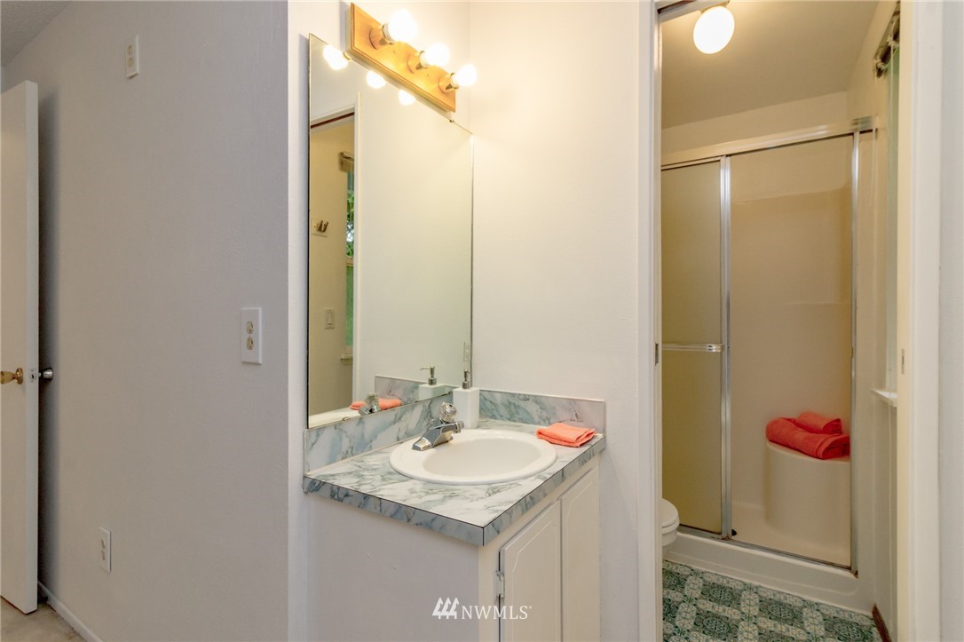 20121 Southeast 145th Street Renton, WA 98059 - Photo 13 of 23 Gallery Image 13