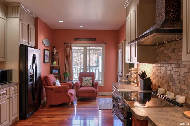 $399,000 | 10950 Prestwick Drive, Benton, IL 62812