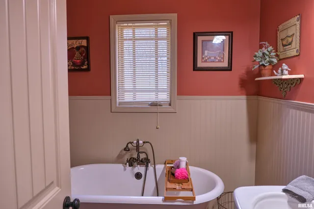 $399,000 | 10950 Prestwick Drive, Benton, IL 62812