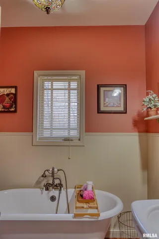 $399,000 | 10950 Prestwick Drive, Benton, IL 62812