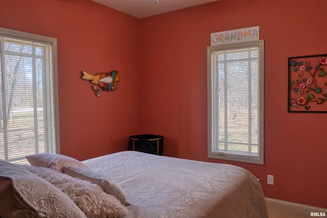 $399,000 | 10950 Prestwick Drive, Benton, IL 62812