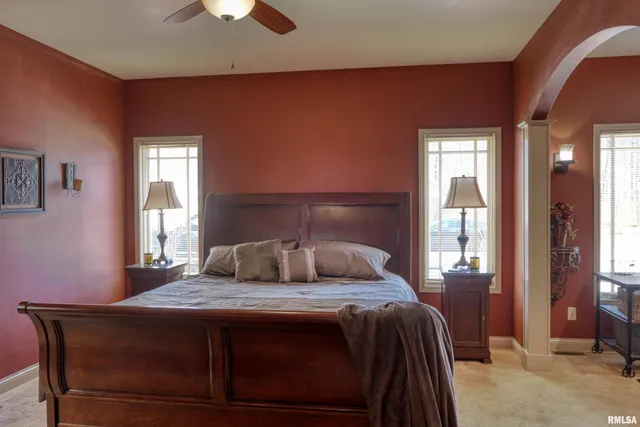 $399,000 | 10950 Prestwick Drive, Benton, IL 62812