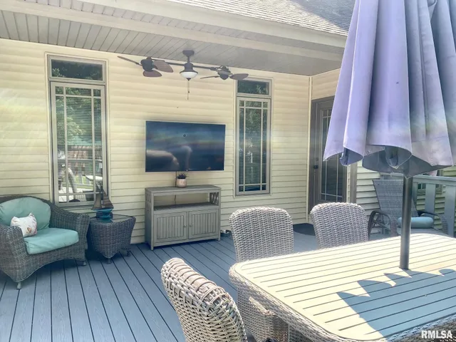 $399,000 | 10950 Prestwick Drive, Benton, IL 62812