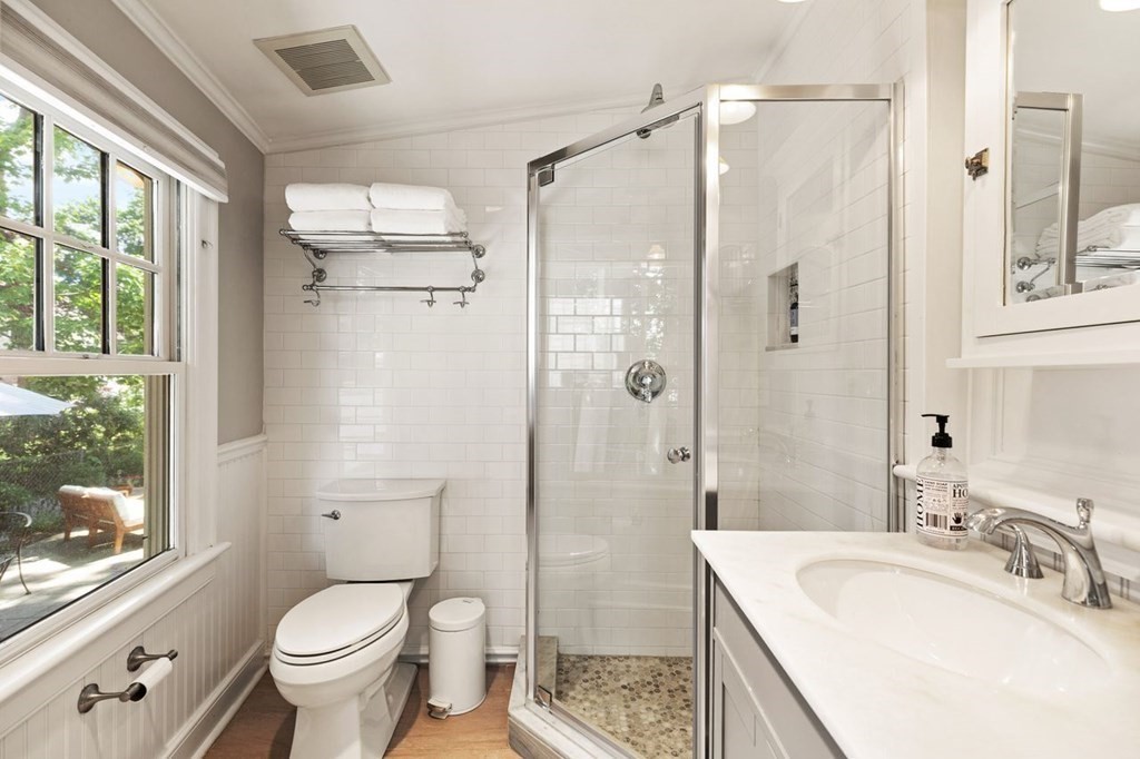 24 Stoneleigh Road, Unit 24 Newton, MA 02465 - Photo 23 of 42