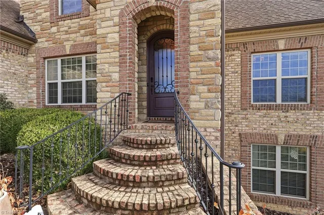 $975,000 | 2801 Swan Lake Drive, High Point, NC 27262