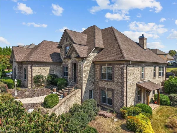 $959,000 | 2801 Swan Lake Drive, High Point, NC 27262