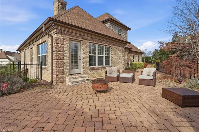 $975,000 | 2801 Swan Lake Drive, High Point, NC 27262