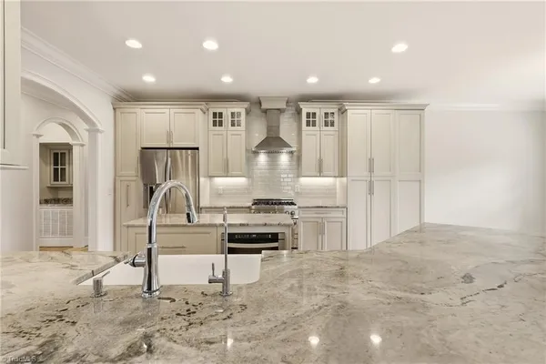 $959,000 | 2801 Swan Lake Drive, High Point, NC 27262