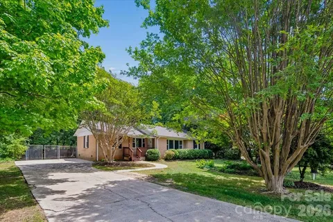 $375,000 | 107 Fox Run Drive, Fort Mill, SC 29715