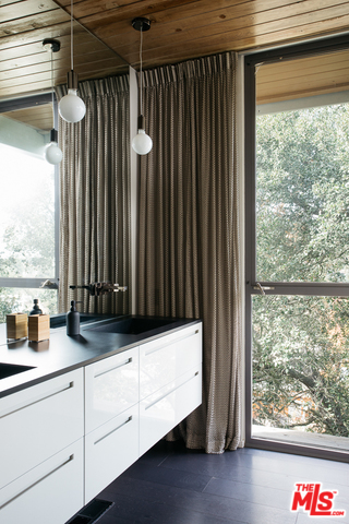 2135 Ridgemont Drive Los Angeles, CA 90046 - Photo 12 of 26