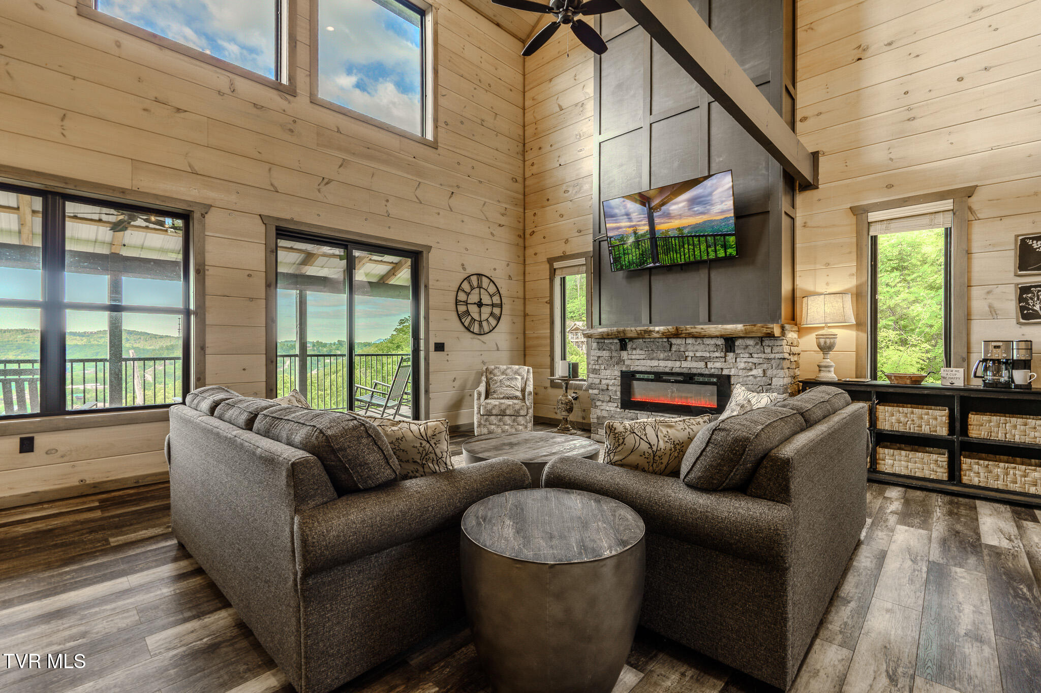 704 Topside Road Gatlinburg, TN 37738 - Photo 4 of 58 _DSC5291-HDR
