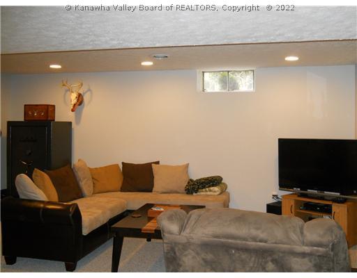 918 Chappell Road Charleston, WV 25304 - Photo 11 of 16 Den/Family/Great Room.