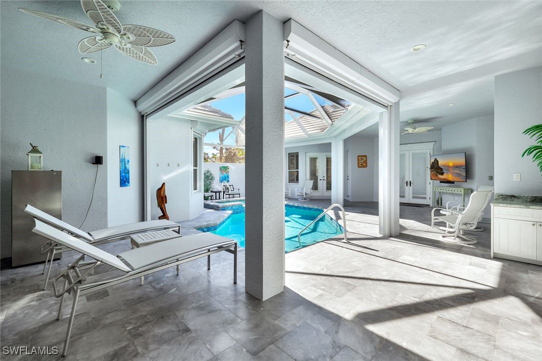 2450 Wulfert Road Sanibel, FL 33957 - Photo 37 of 44 a living room with furniture