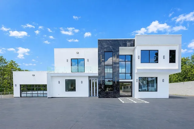 $2,589,000 | 19315 Desna Drive, Porter, TX 77365