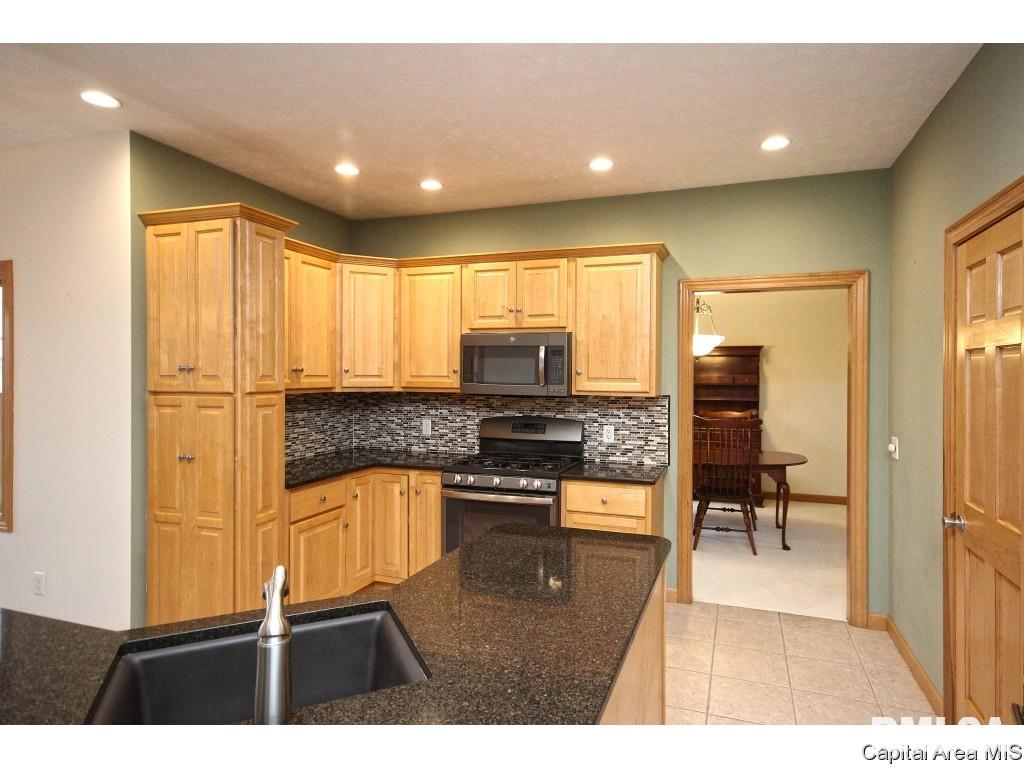 2832 Kipling Drive Springfield, IL 62711 - Photo 8 of 34