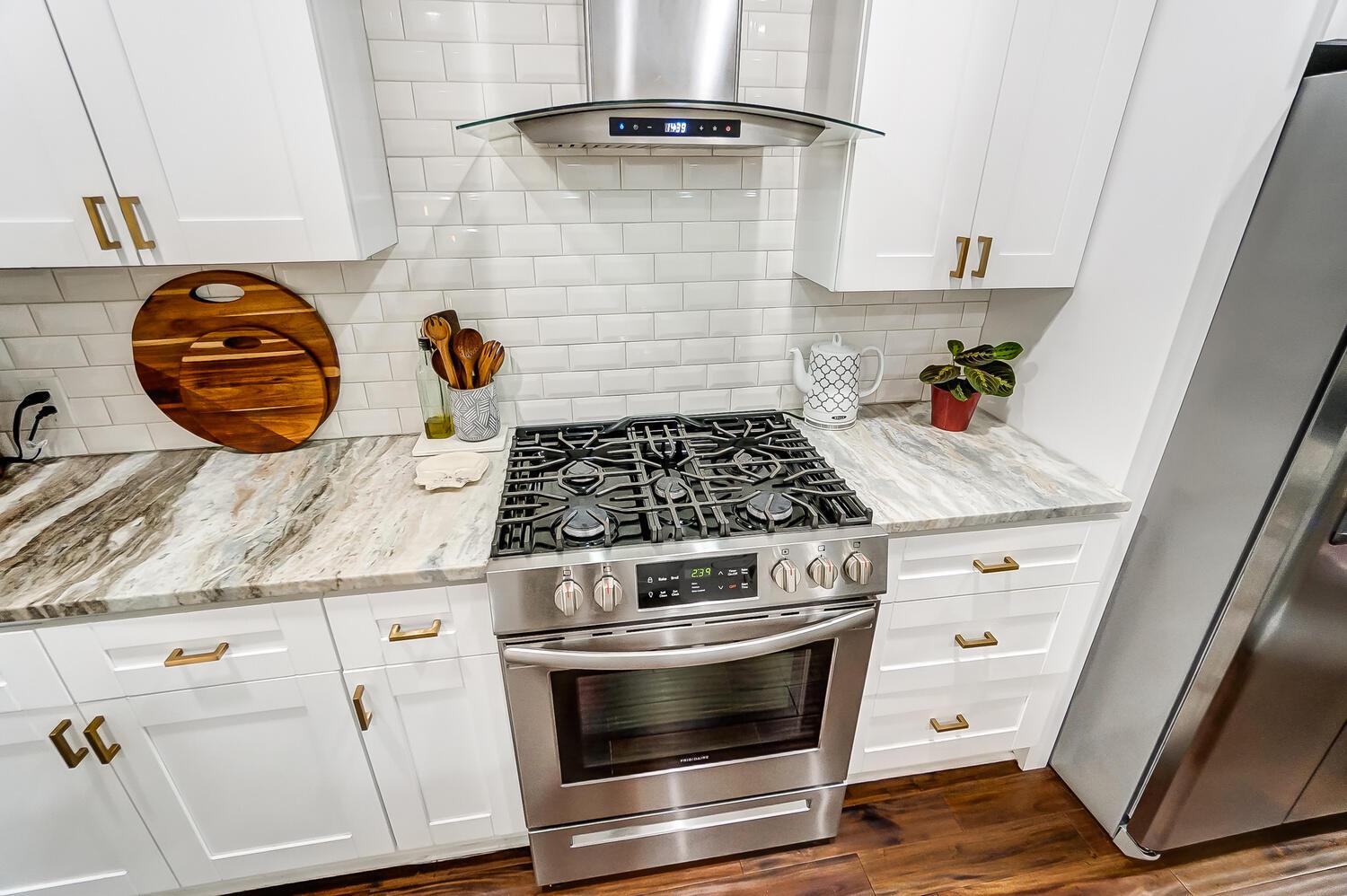 1885 Bryden Road Columbus, OH 43205 - Photo 17 of 45 Gas range