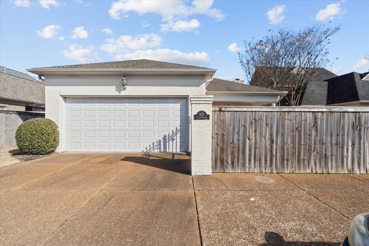 1435 Kimbrough Road Germantown, TN 38138 - Photo 33 of 34 a view of backyard of house