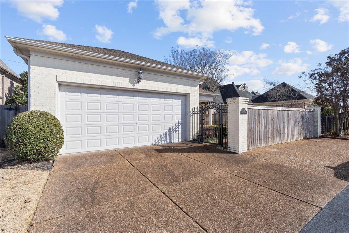 1435 Kimbrough Road Germantown, TN 38138 - Photo 34 of 34 a view of outdoor space and front view of a house