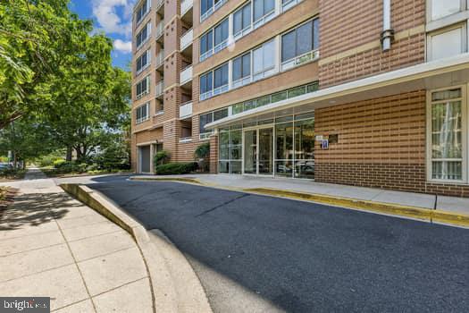 350 G Street Southwest, Unit N414 Washington, DC 20024 - Photo 1 of 14