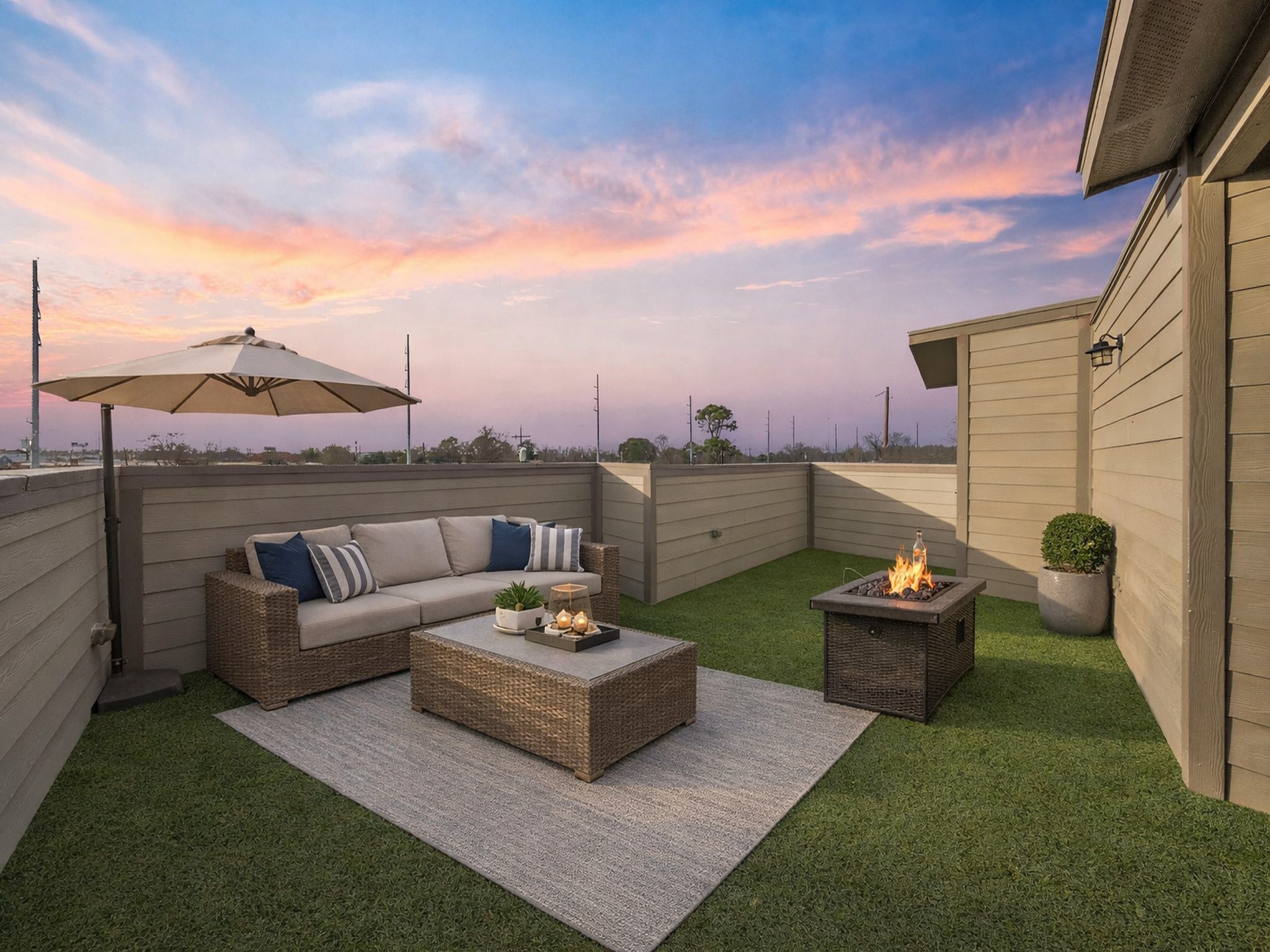 Rooftop Terrace with city views *Virtual staging