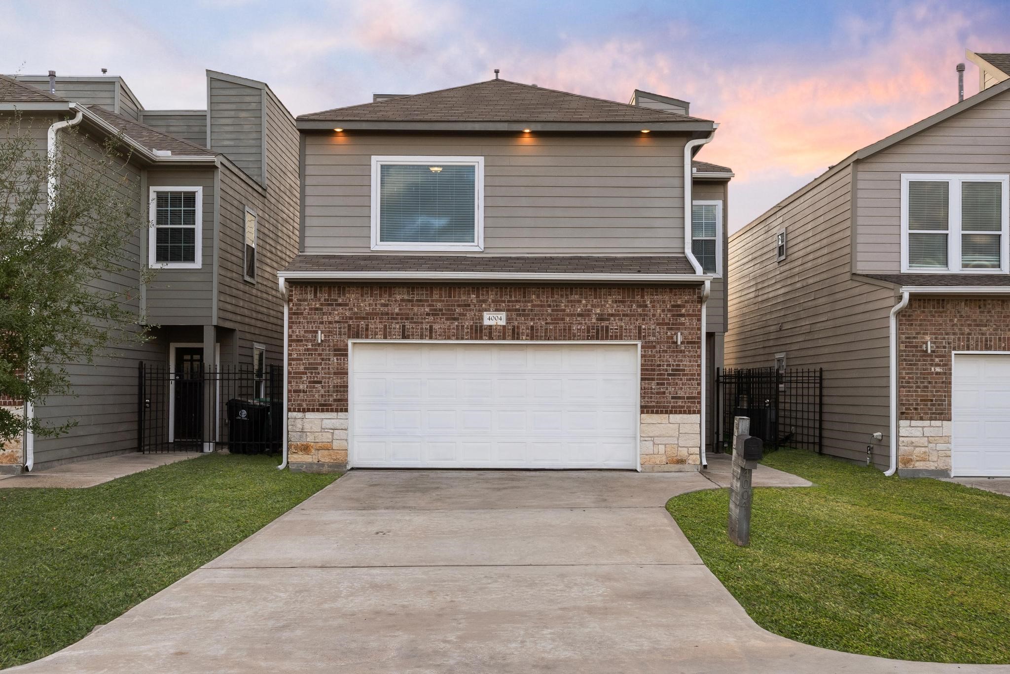 4004 Weslow Street Houston, TX 77087 - Photo 2 of 28