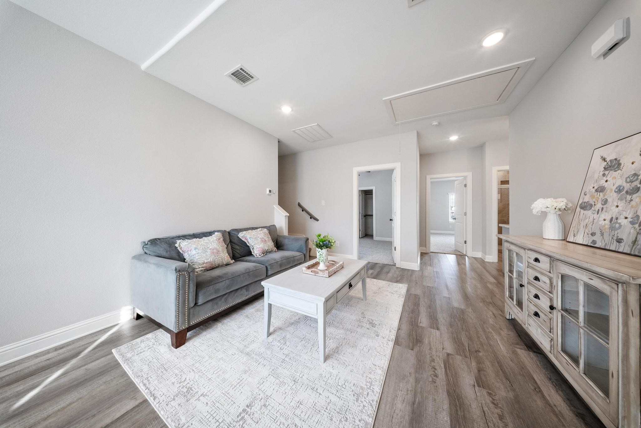 4004 Weslow Street Houston, TX 77087 - Photo 5 of 28 Two Living Areas