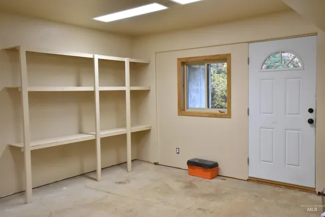 $759,000 | 391457 Highway 95, Plummer, ID 83851