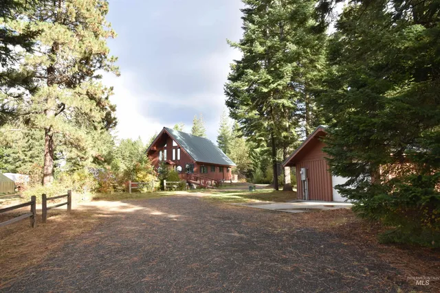 $759,000 | 391457 Highway 95, Plummer, ID 83851