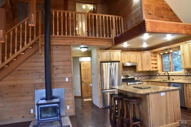 $759,000 | 391457 Highway 95, Plummer, ID 83851