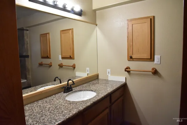 $759,000 | 391457 Highway 95, Plummer, ID 83851