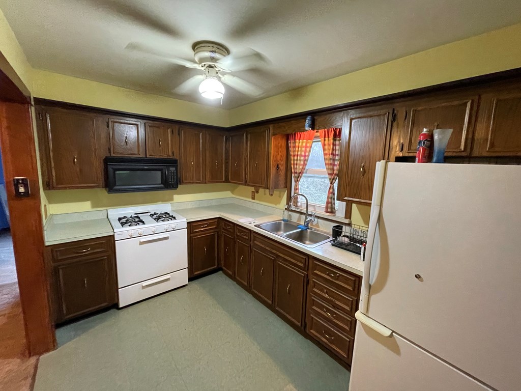 1024 Pump Station Road Titusville, PA 16354 - Photo 3 of 16