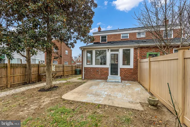 $585,000 | 106 South Hudson Street, Alexandria, VA 22304