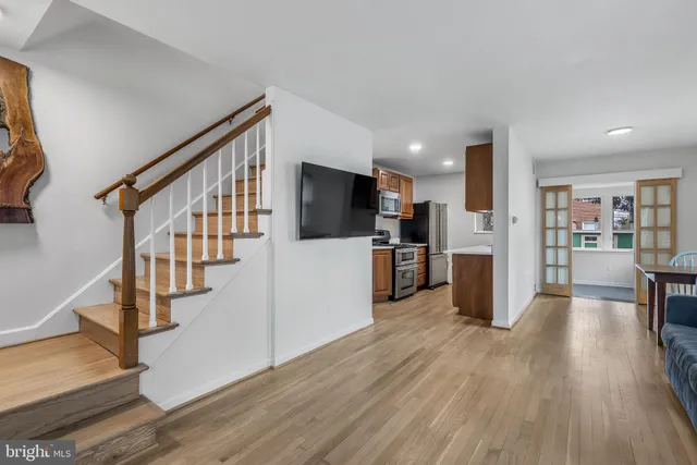 $585,000 | 106 South Hudson Street, Alexandria, VA 22304