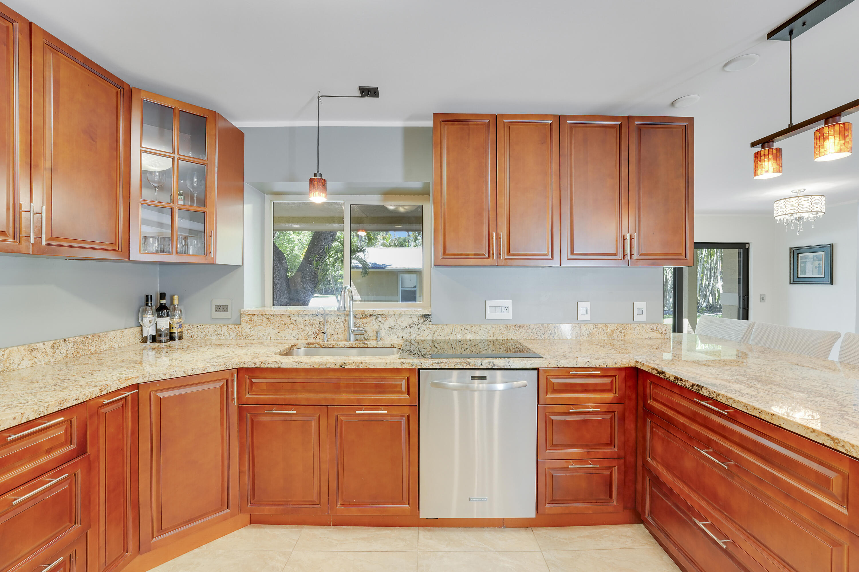 12263 Sandy Run Road Jupiter, FL 33478 - Photo 9 of 71 Kitchen / Window Pass-Through