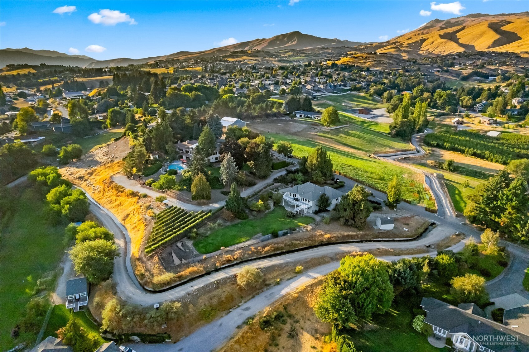 3320 Burch Mountain Road Wenatchee, WA 98801 - Photo 5 of 40 Gallery Image 5
